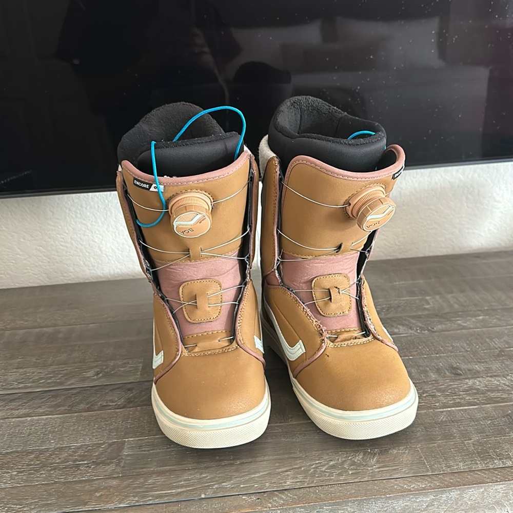 Vans Encore OG snowboarding boots